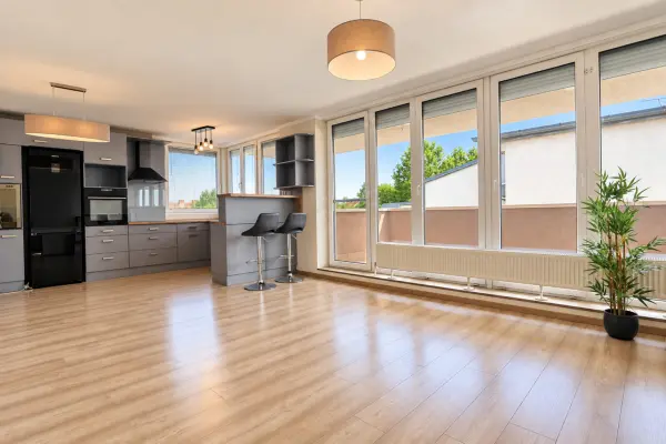 Eladó lakás, Szeged 4 szoba 72 m² 87.9 M Ft