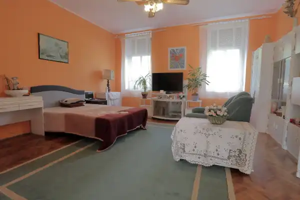 Eladó lakás, Szeged 2 szoba 71 m² 44.9 M Ft