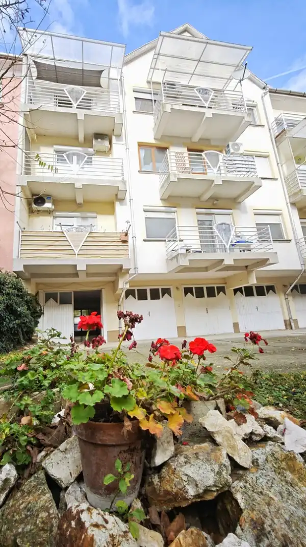 Eladó lakás, Szeged 2 szoba 54 m² 64.7 M Ft