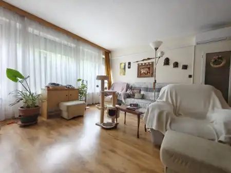 Eladó lakás, Szentes 5 szoba 176 m² 69.9 M Ft