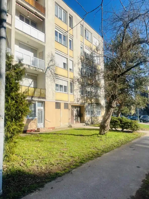 Eladó lakás, Tatabánya 2+1 szoba 57 m² 37.6 M Ft