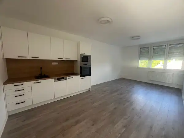 Eladó lakás, Tatabánya 2+1 szoba 57 m² 46.5 M Ft