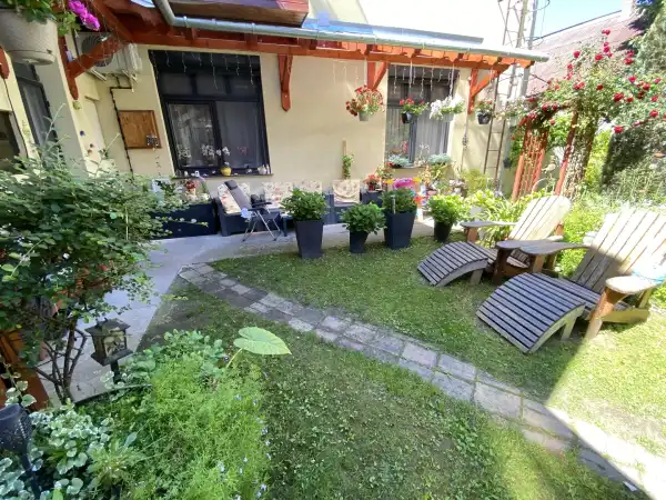 Eladó lakás, Vác 3 szoba 78 m² 67 M Ft