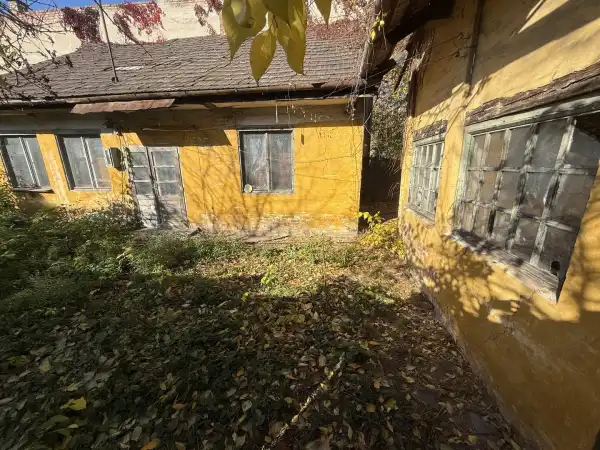 Eladó lakás, Vác 2 szoba 35 m² 35 M Ft