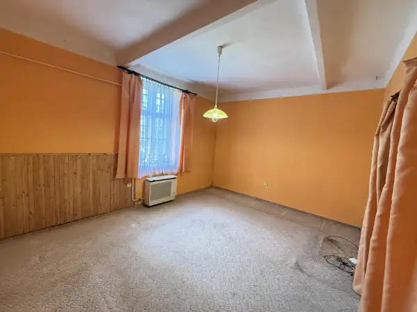 Eladó lakás, Vác 1 szoba 32 m² 35 M Ft