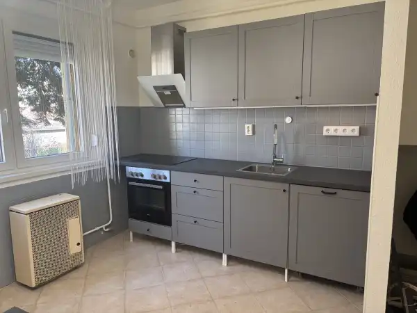 Eladó lakás, Vác 3 szoba 87 m² 69.5 M Ft