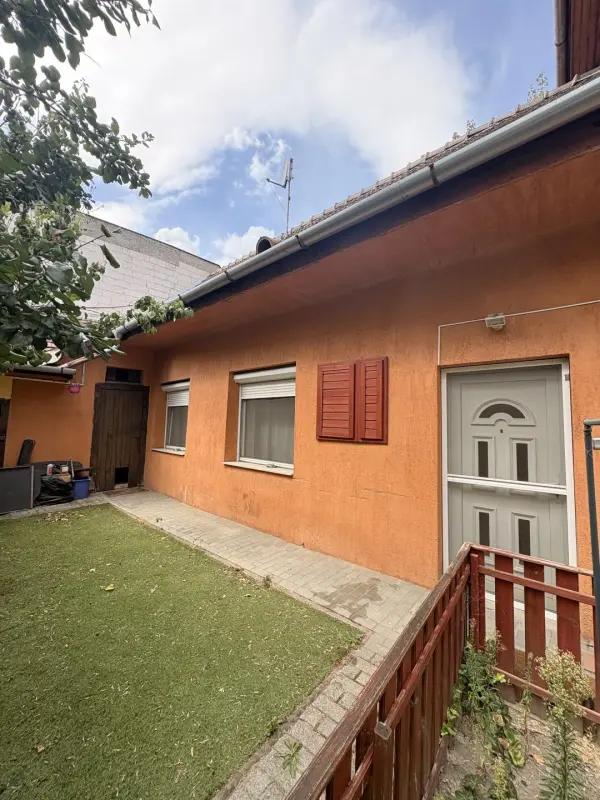 Eladó lakás, Vác 2 szoba 51 m² 55.7 M Ft