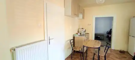 eladó lakás, Vác
