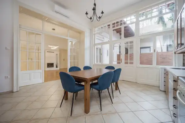 Eladó lakás, Vác 3 szoba 129 m² 99.99 M Ft