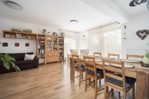 Eladó lakás, Vác 4 szoba 96 m² 98.9 M Ft