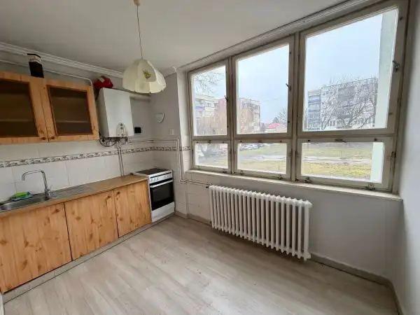 Eladó lakás, Vác 2 szoba 62 m² 64 M Ft