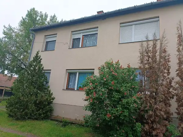 Eladó lakás, Vámosmikola 2 szoba 53 m² 23.4 M Ft