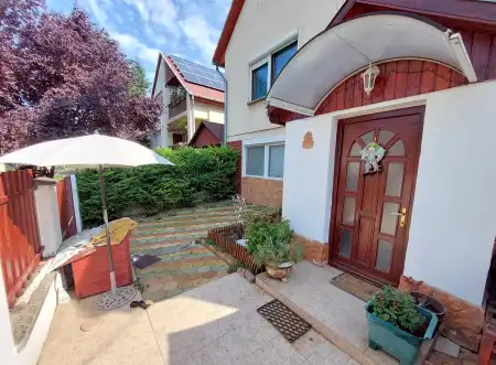 eladó lakás, Veresegyház