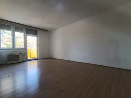 Eladó lakás, Veszprém 2 szoba 54 m² 53.9 M Ft