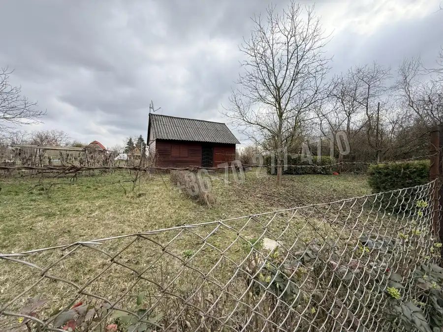 eladó  Legelő, Oroszlány