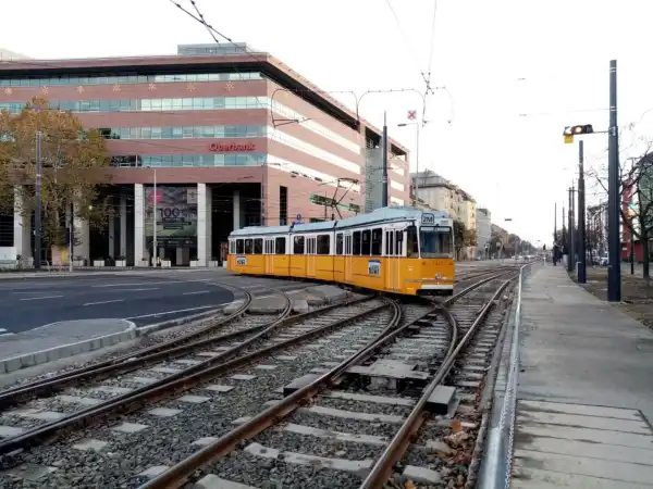 Eladó melegkonyhás vendéglátóegység, Budapest, IX. kerület 90 m² 18 M Ft