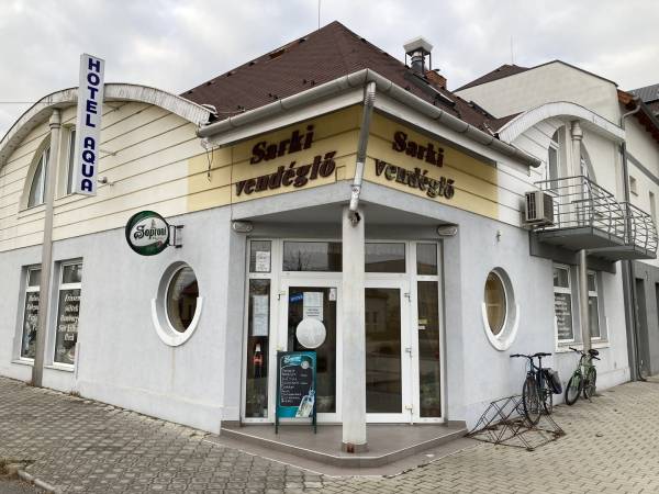 eladó melegkonyhás vendéglátóegység, Komárom