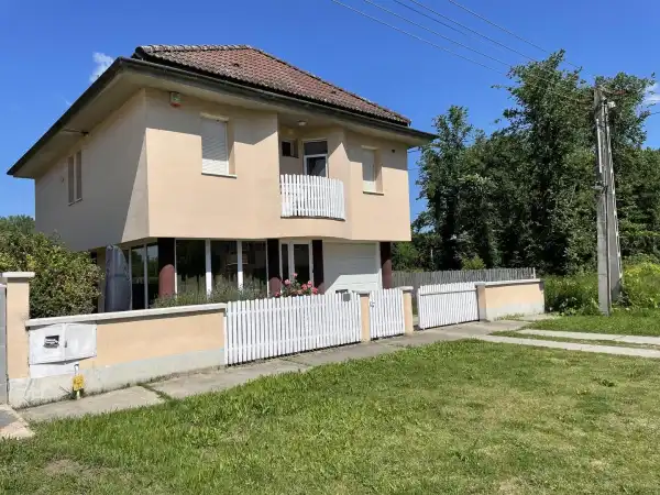 Eladó nyaraló, Baja 3 szoba 115 m² 85 M Ft