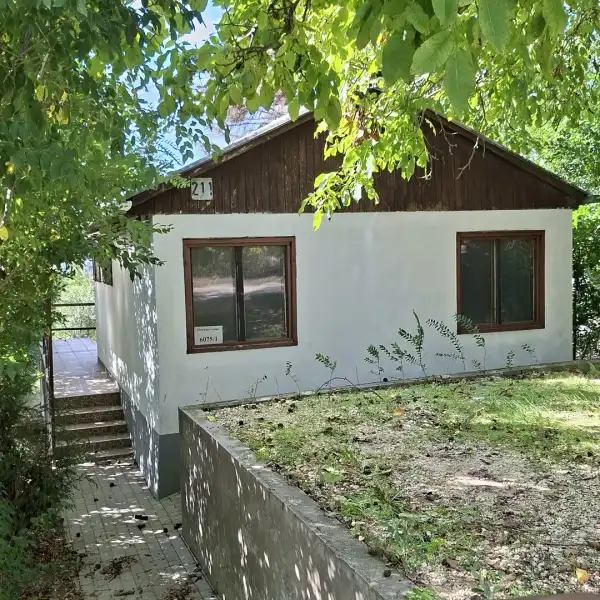 Eladó nyaraló, Bicske 2 szoba 35 m² 25 M Ft