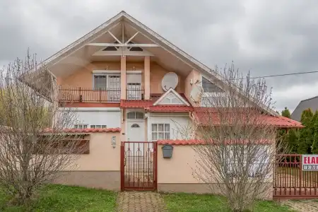 eladó nyaraló, Budapest, II. kerület