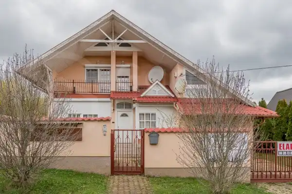 Eladó nyaraló, Budapest, II. kerület 6 szoba 240 m² 92 M Ft