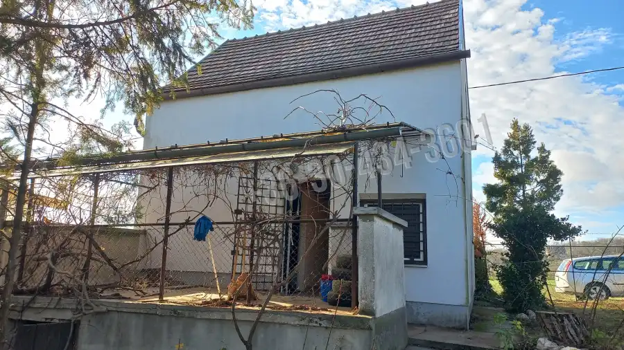 eladó nyaraló, Csákvár