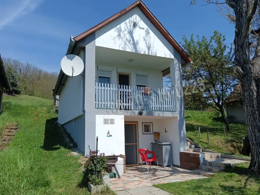 eladó nyaraló, Csörnyeföld