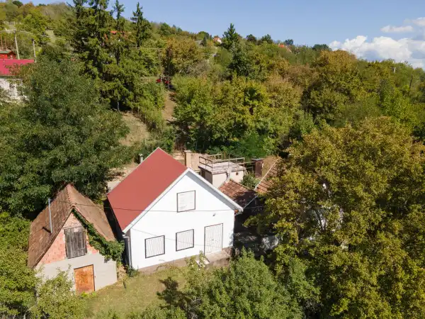 Eladó nyaraló, Diósjenő 2 szoba 53 m² 33 M Ft