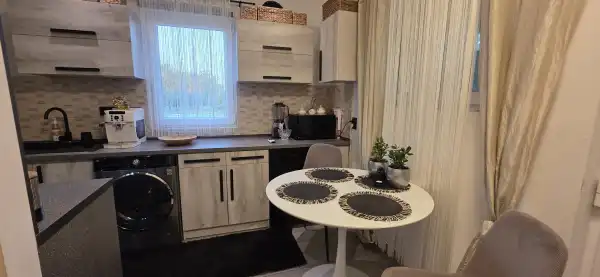 Eladó nyaraló, Dunaújváros 1 szoba 35 m² 26 M Ft
