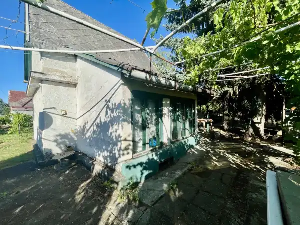 Eladó nyaraló, Környe 2+1 szoba 20 m² 8.2 M Ft
