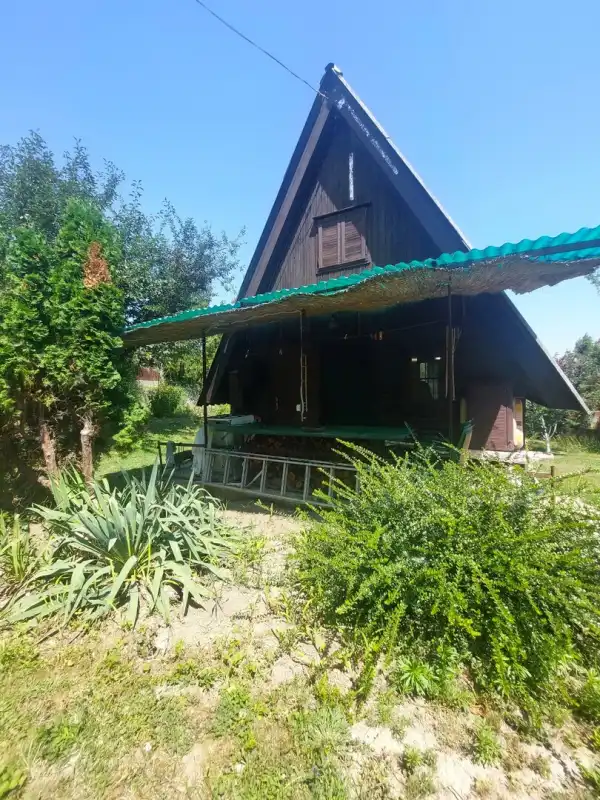Eladó nyaraló, Kulcs 2 szoba 53 m² 14 M Ft