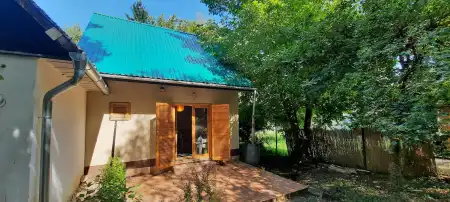 Eladó nyaraló, Nagymaros 1+2 szoba 44 m² 29.9 M Ft