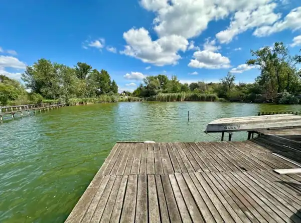 Eladó nyaraló, Oroszlány 1 szoba 13 m² 14.4 M Ft