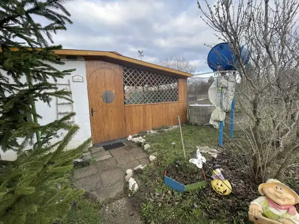 Eladó nyaraló, Oroszlány 1 szoba 40 m² 14.2 M Ft