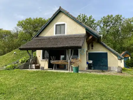 eladó nyaraló, Örvényes eladó nyaraló, Örvényes