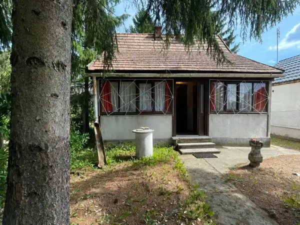 Eladó nyaraló, Pilisvörösvár 1+1 szoba 30 m² 28 M Ft
