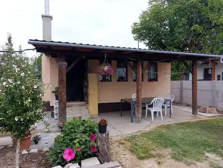 Eladó nyaraló, Ráckeve 2 szoba 39 m² 23.9 M Ft