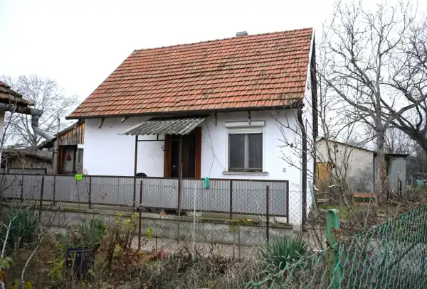 Eladó nyaraló, Szatymaz 3 szoba 60 m² 24.8 M Ft