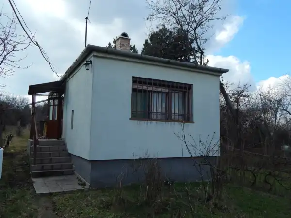 Eladó nyaraló, Tata 1 szoba 36 m² 15.99 M Ft