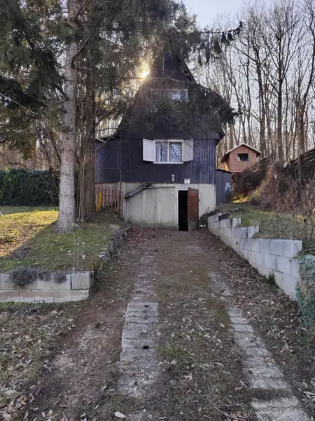 eladó nyaraló, Tatabánya