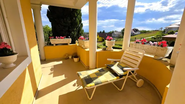 Eladó nyaraló, Vonyarcvashegy 8 szoba 190 m² 196 M Ft