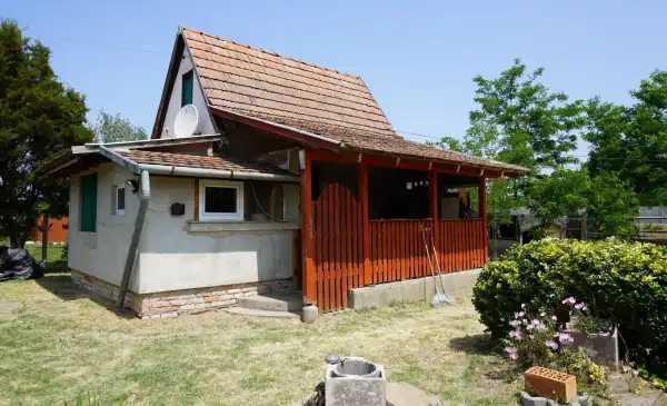 Eladó nyaraló, Zsombó 2 szoba 37 m² 23.9 M Ft