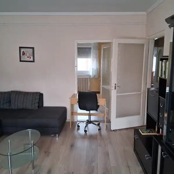 Eladó panel lakás, Békéscsaba 2 szoba 58 m² 20.9 M Ft