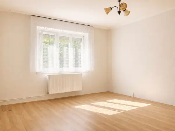 Eladó panel lakás, Békéscsaba 2 szoba 52 m² 29.5 M Ft