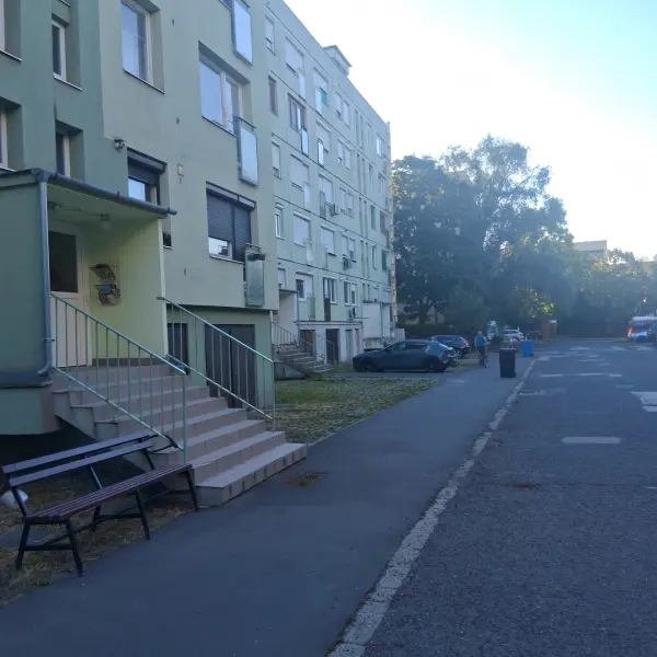 Eladó panel lakás, Békéscsaba 1+1 szoba 40 m² 25.7 M Ft