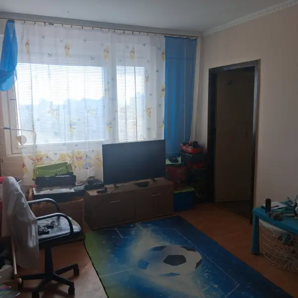 Eladó panel lakás, Békéscsaba 2+1 szoba 60 m² 28.5 M Ft