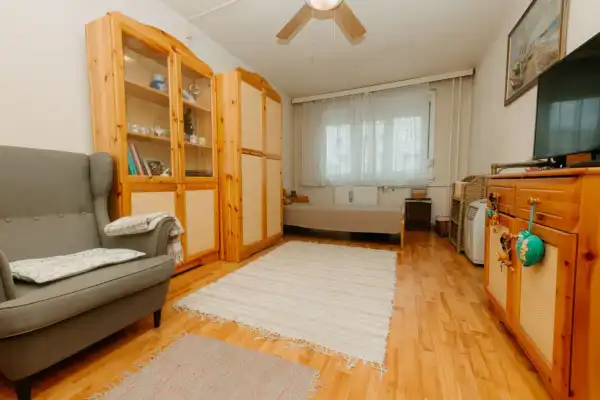 Eladó panel lakás, Budapest, III. kerület 3 szoba 68 m² 78.9 M Ft