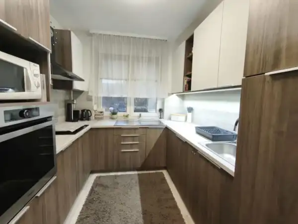 Eladó panel lakás, Budapest, III. kerület 3+1 szoba 75 m² 105 M Ft