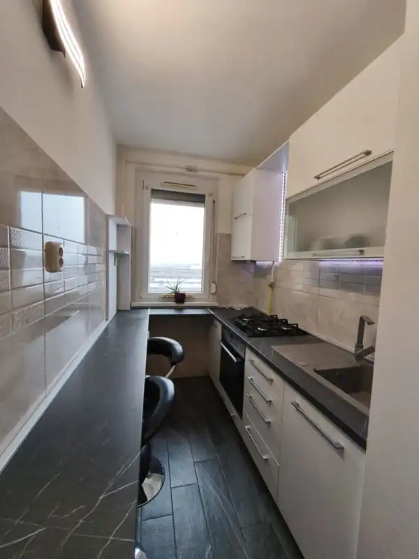 Eladó panel lakás, Budapest, III. kerület 2 szoba 51 m² 69.9 M Ft