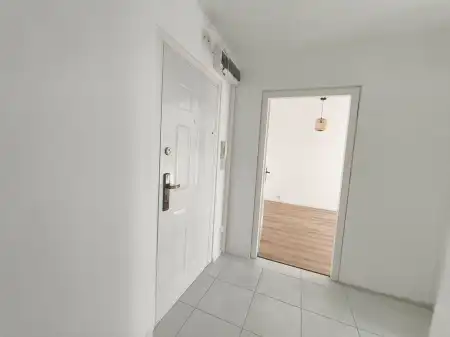 eladó panel lakás, Budapest, III. kerület